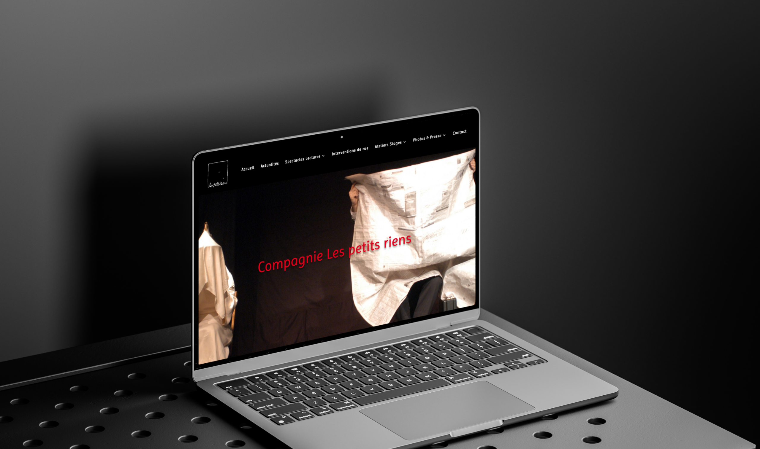 Mockup d'une tablette avec le visuel d'un de nos sites web